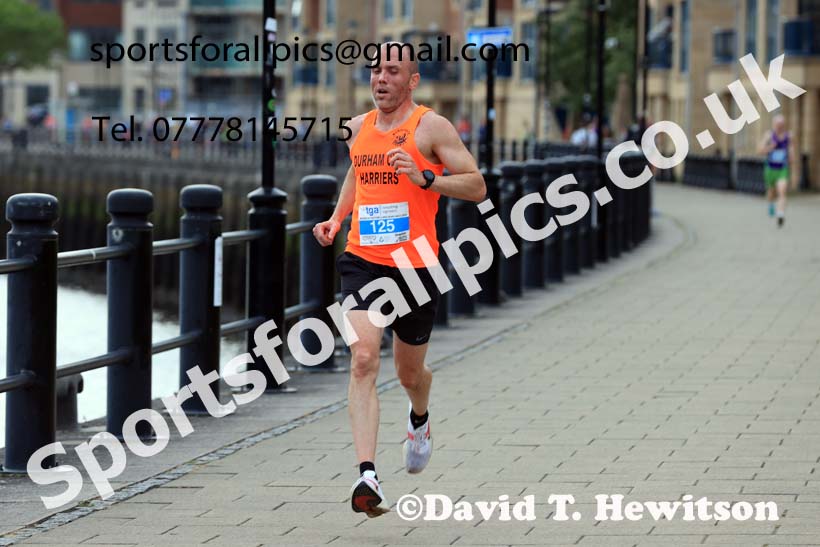 Bridges of the Tyne 5 Mile Road Race, Newcastle Quayside.  Photo: David T. Hewitson/Sports for All Pics